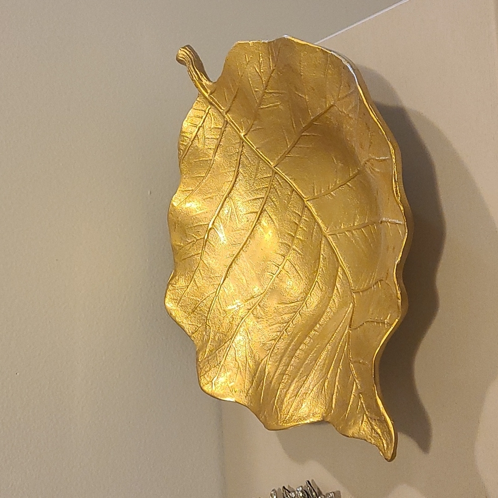 Metal gold decorative leaf 15"